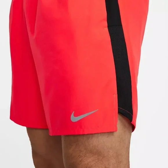 Nike 7Inch Challenger Shorts - Bright Crimson/Black