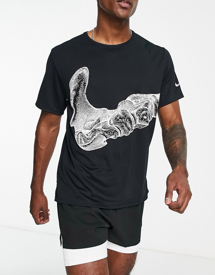 Nike UV Run Division Graphic Miler T-Shirt - Black